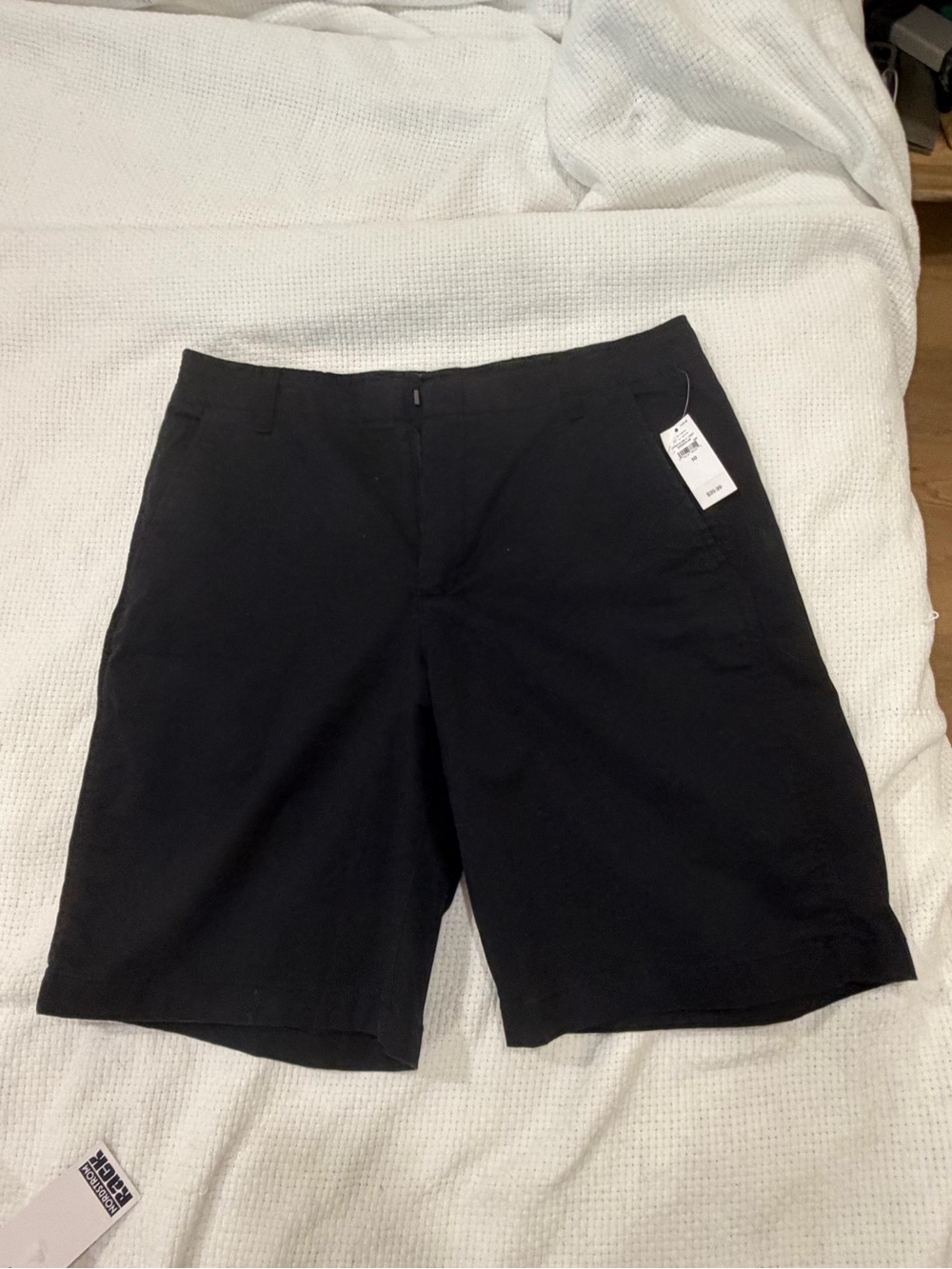 Black Downtown Bermuda Gap Shorts - Classic Everyday Wear